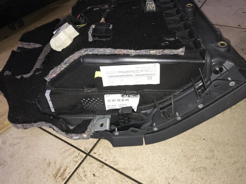 Бардачок AUDI A6 C6 2009 4F2