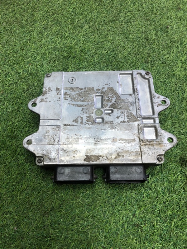 Блок управления двс Mazda MPV