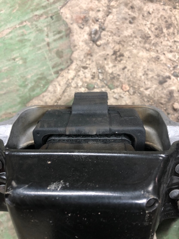 Подушка двигателя VOLKSWAGEN TIGUAN 2008 5N1