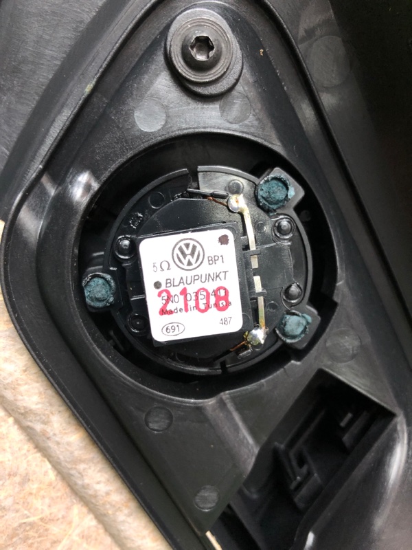Обшивка двери VOLKSWAGEN TIGUAN 2008 5N1
