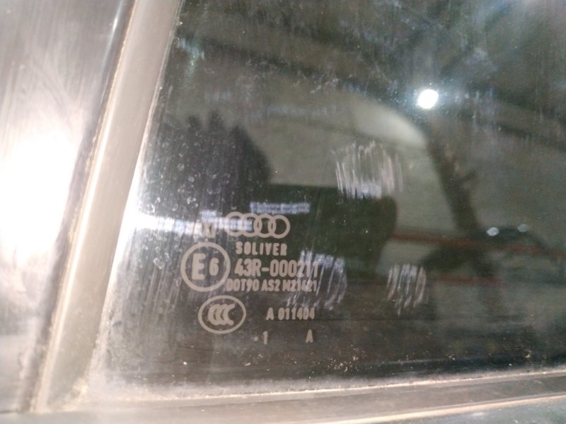 Стекло AUDI A8 2011 D4