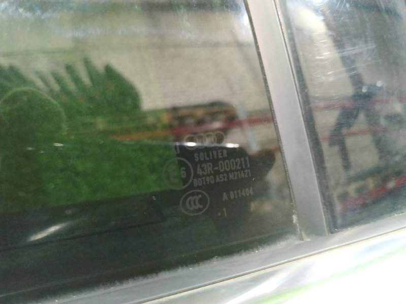 Стекло AUDI A8 2011 D4
