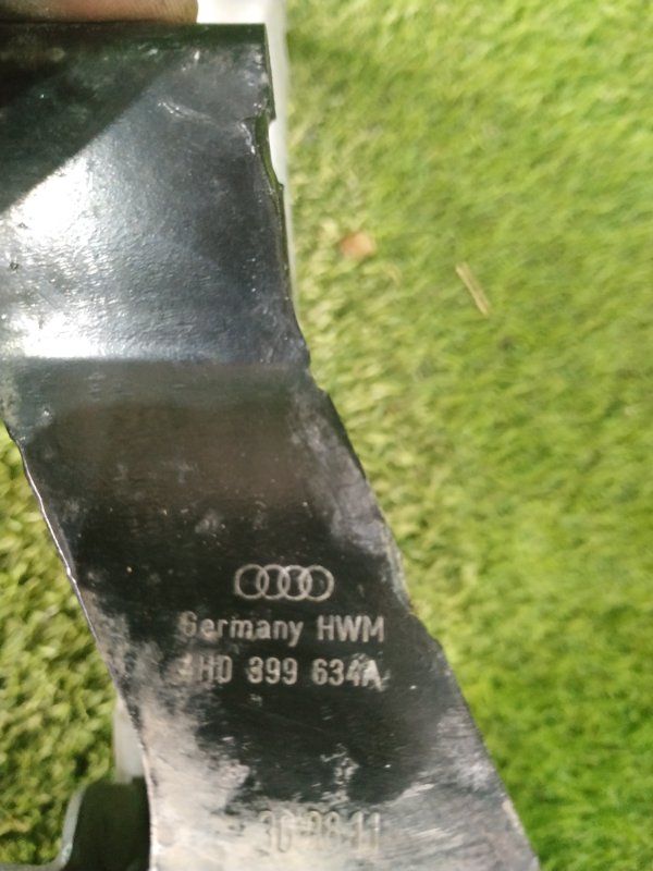 Кронштейн усилителя бампера AUDI A8 2011 D4