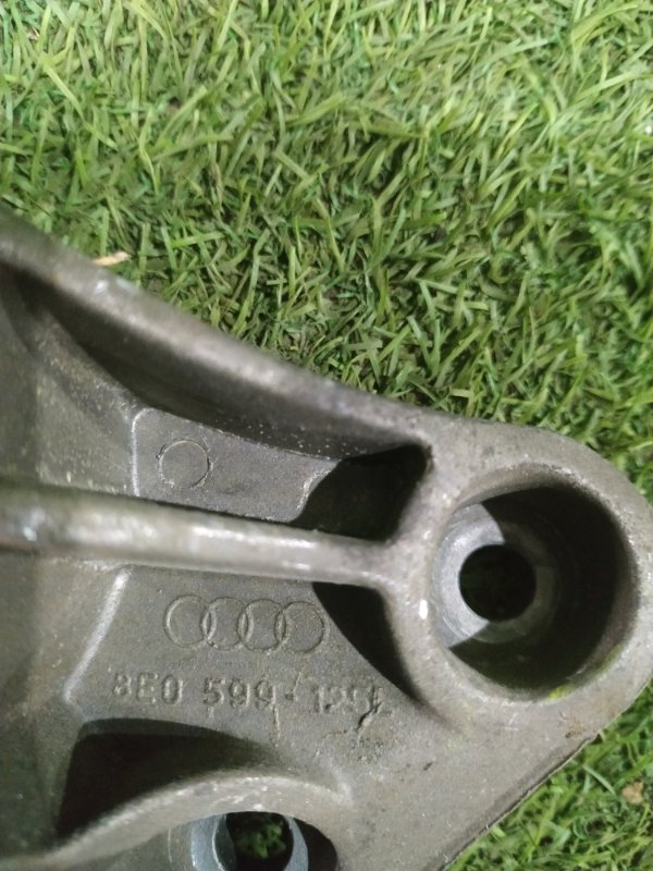 Подушка редуктора AUDI A6 C6 2009 4F2
