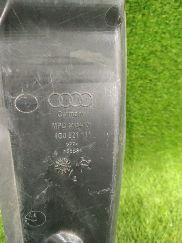 Пыльник крыла AUDI A6 C7 2011 4G2