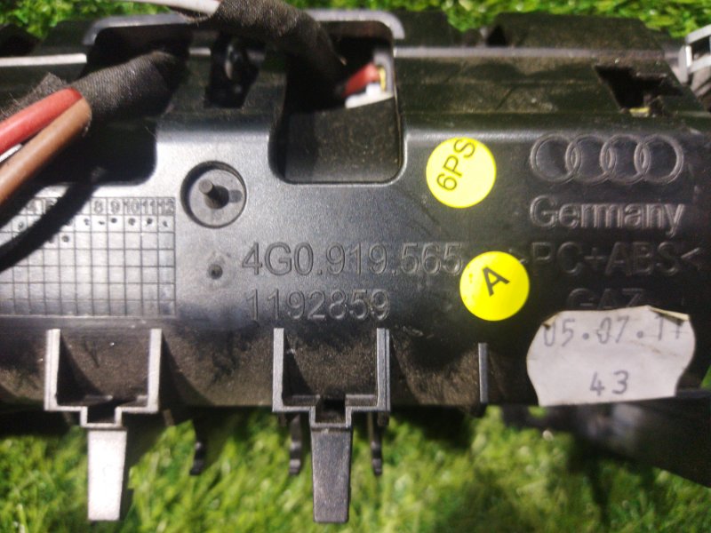 Розетка AUDI A6 C7 2012 4G