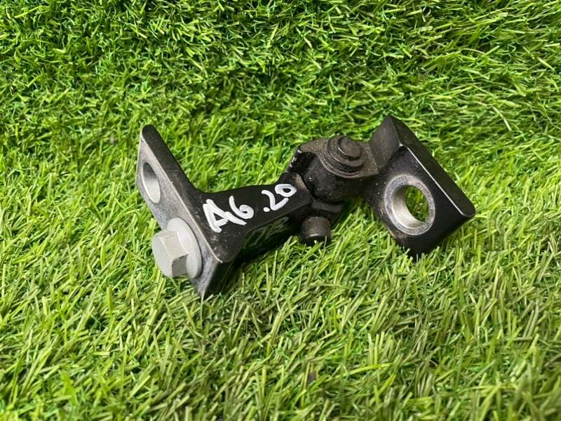 Петля двери AUDI A6 C7 2013 4G
