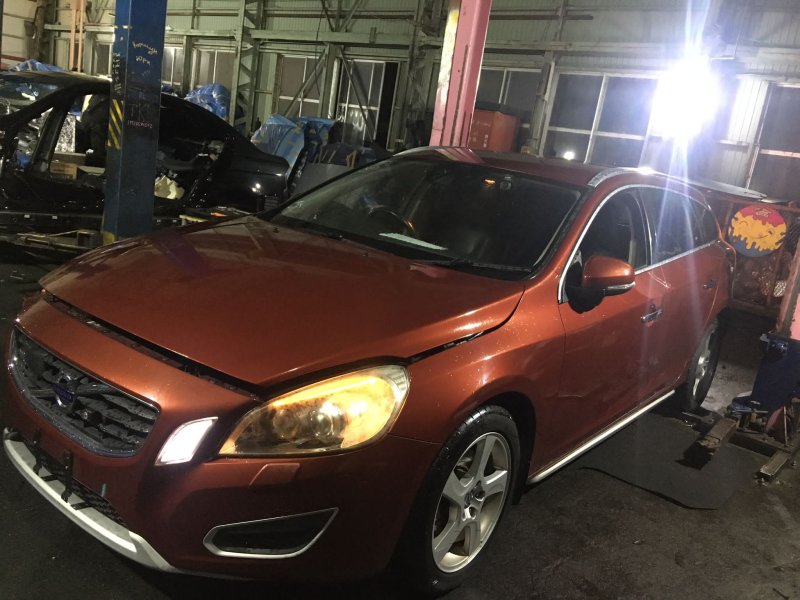 Ноускат VOLVO V60 2012 FW48