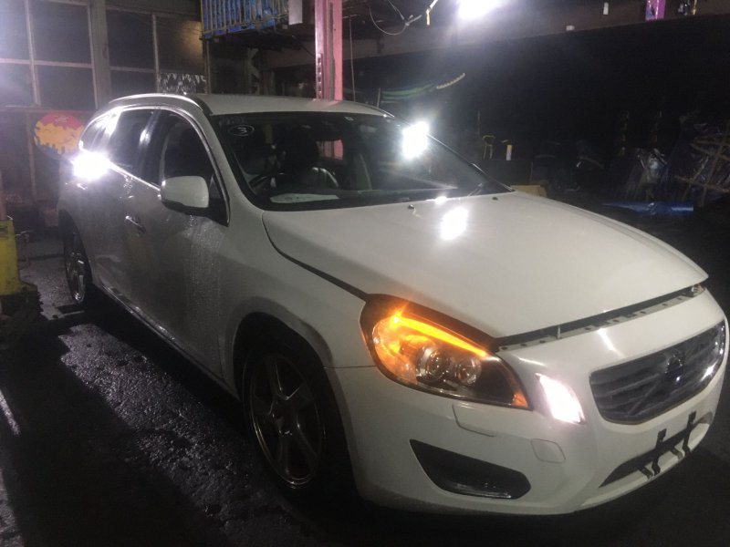 Ноускат VOLVO V60 2011 FW48