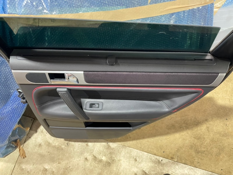 Обшивка двери VOLKSWAGEN TOUAREG 2007 7L
