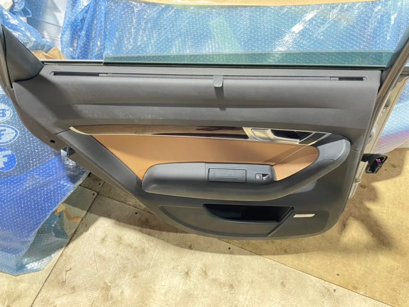Обшивка двери AUDI A6 C6 2006 4F2