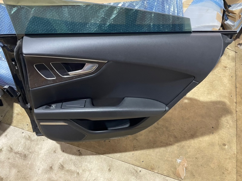 Обшивка двери AUDI A7 SPORTBACK 2011 4G5