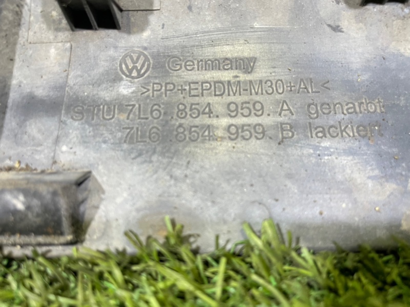 Накладка крыла VOLKSWAGEN TOUAREG 2007 7L
