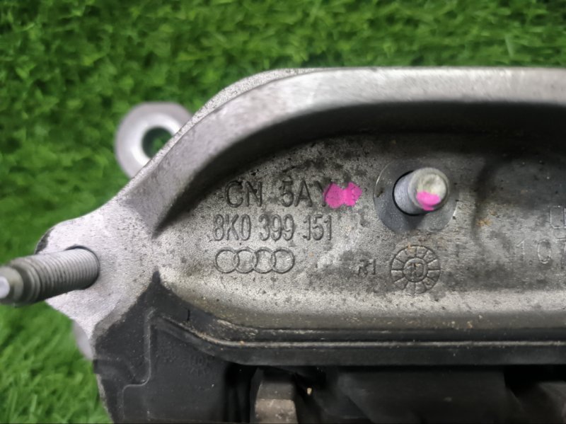 Подушка кпп AUDI A4 B8