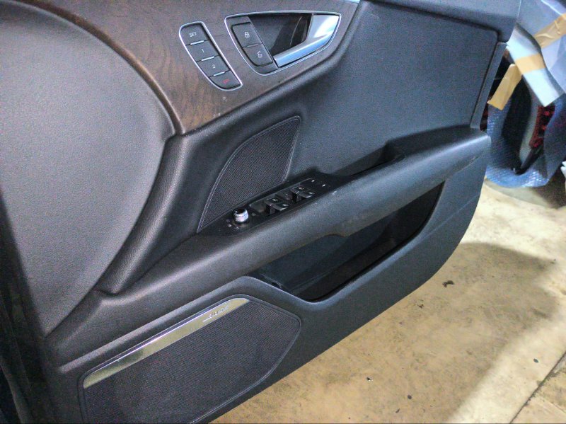 Обшивка двери AUDI A7 SPORTBACK 2011 4G5