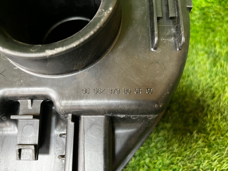 Резонатор воздушного фильтра PEUGEOT 308 SW 2010 T7