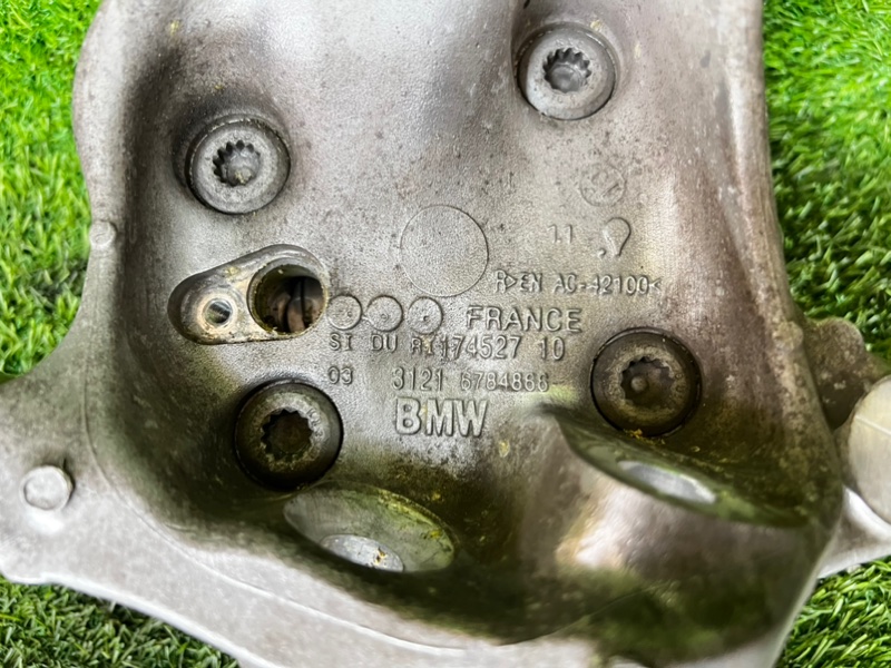 Кулак поворотный BMW X1 2010 E84