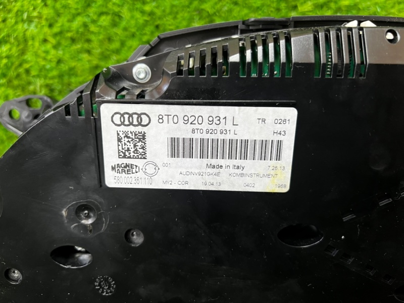 Панель приборов AUDI A5 2010 8T5