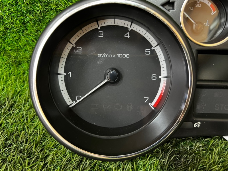 Панель приборов PEUGEOT 308 SW 2010 T7