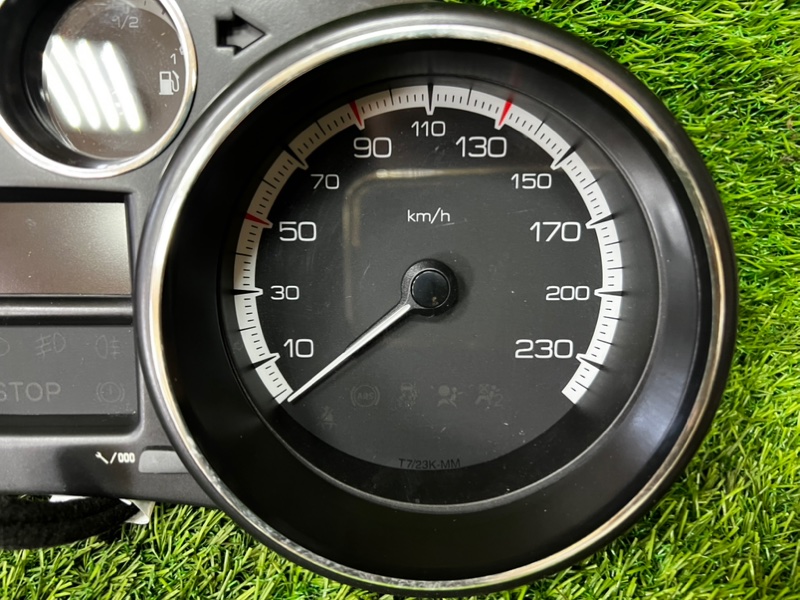 Панель приборов PEUGEOT 308 SW 2010 T7