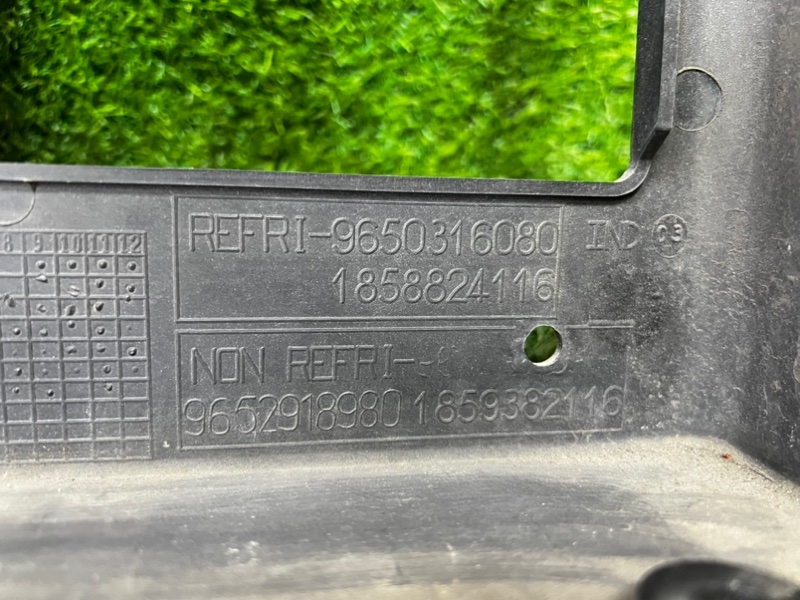 Рамка радиатора PEUGEOT 308 2010 T7