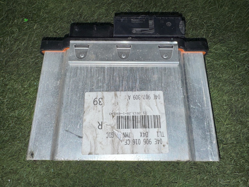 Блок управления двс AUDI A3 2013 8V