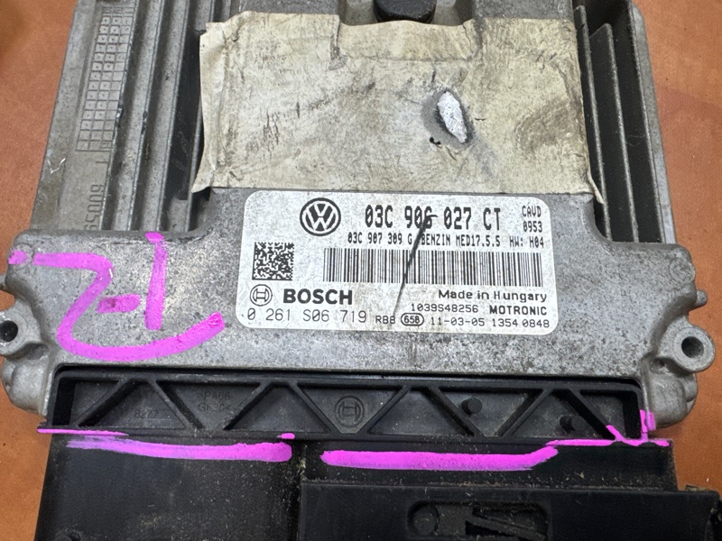 Блок управления двс VOLKSWAGEN Golf 2010