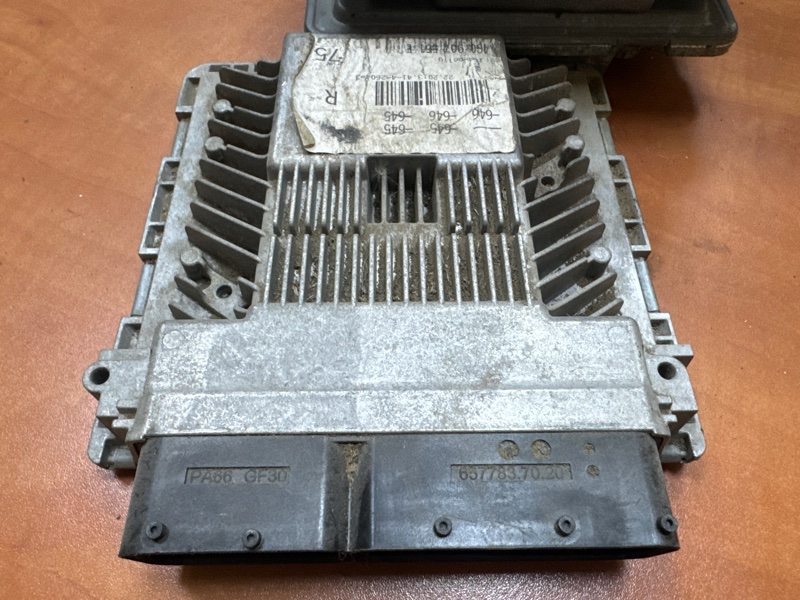 Блок управления двс AUDI A7 2013 4G