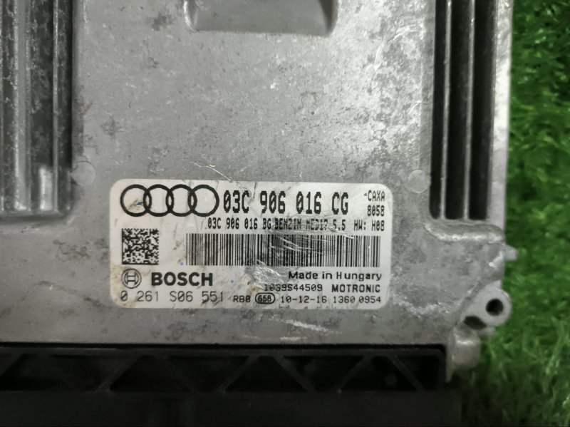 Блок управления двс AUDI A1