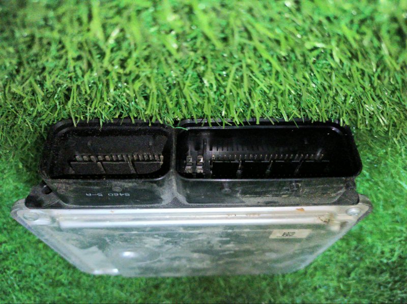 Блок управления двс AUDI A1