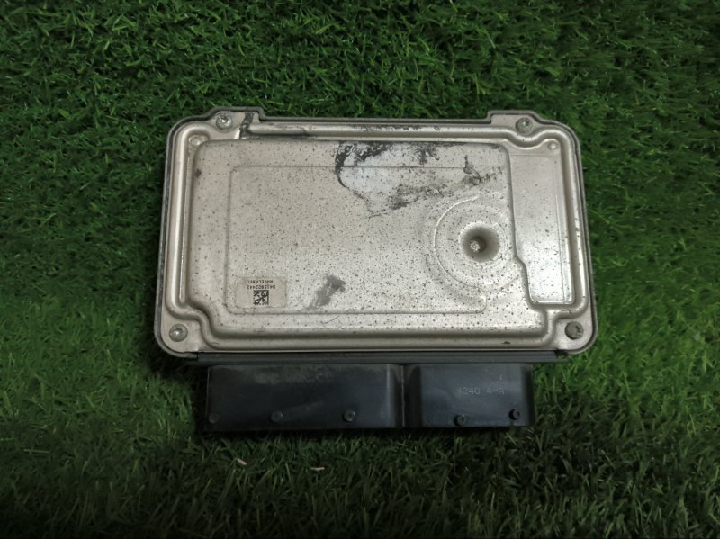 Блок управления двс Volkswagen Golf