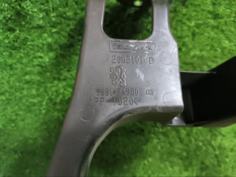 Кронштейн бампера PEUGEOT 308 SW 2010 T7