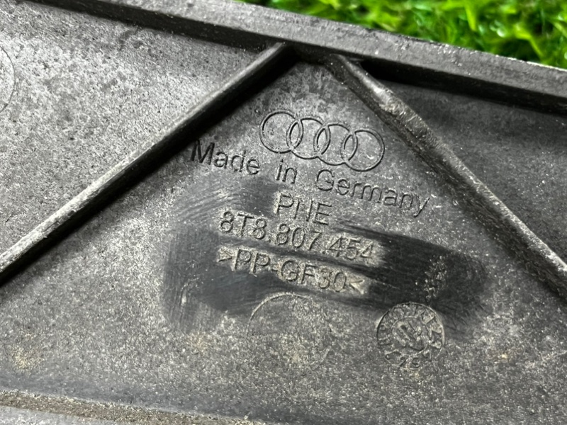 Кронштейн бампера AUDI A5 2011 8T5