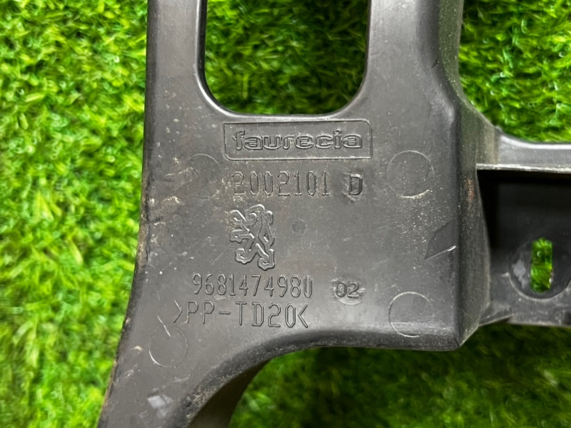 Кронштейн бампера PEUGEOT 308 SW 2011 T7