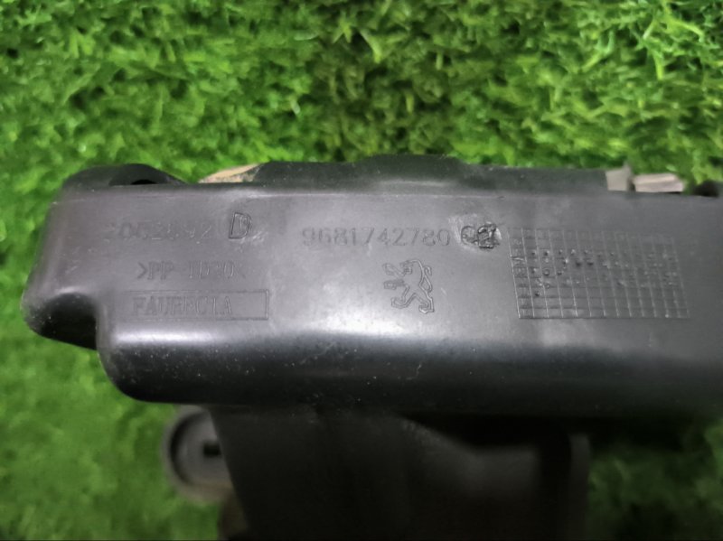 Кронштейн бампера PEUGEOT 308 SW 2011 T7