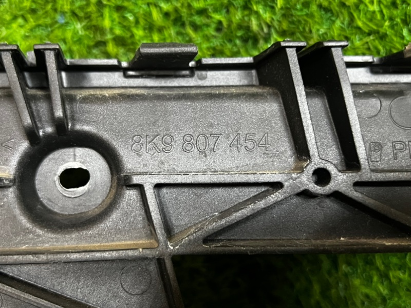 Кронштейн бампера AUDI A4 2011 B8