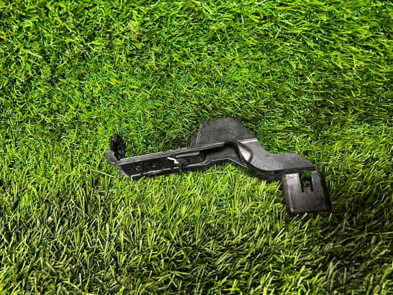 Кронштейн бампера AUDI A4 2011 B8