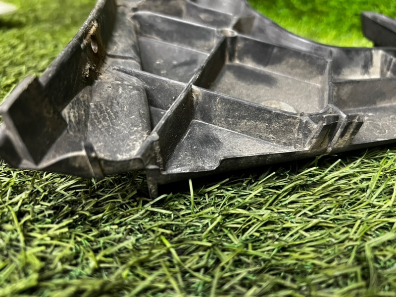 Кронштейн бампера AUDI A6 C6 2006 4F2