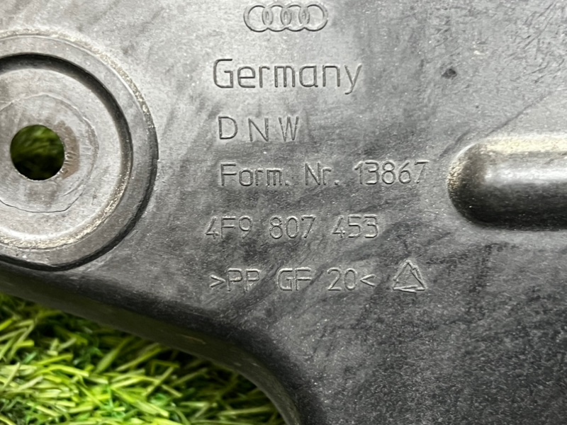 Кронштейн бампера AUDI A6 C6 2006 4F2