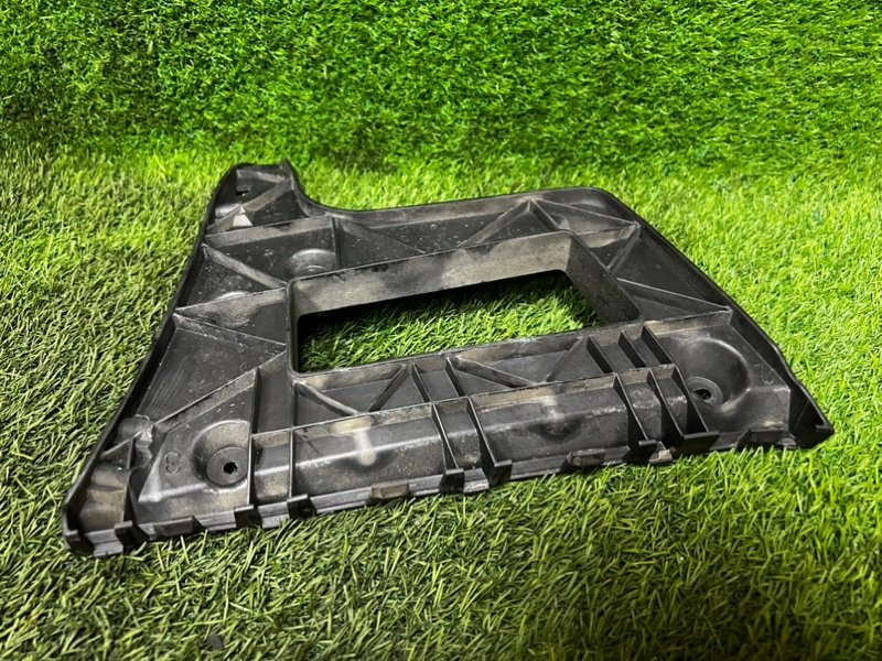 Кронштейн бампера AUDI A5 2010 8T5