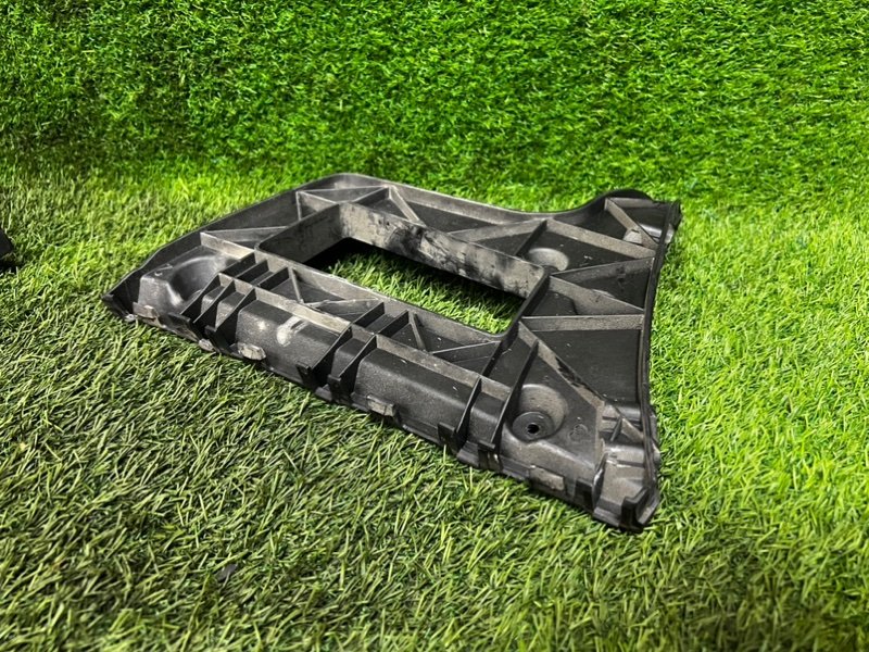 Кронштейн бампера AUDI A5 2010 8T5