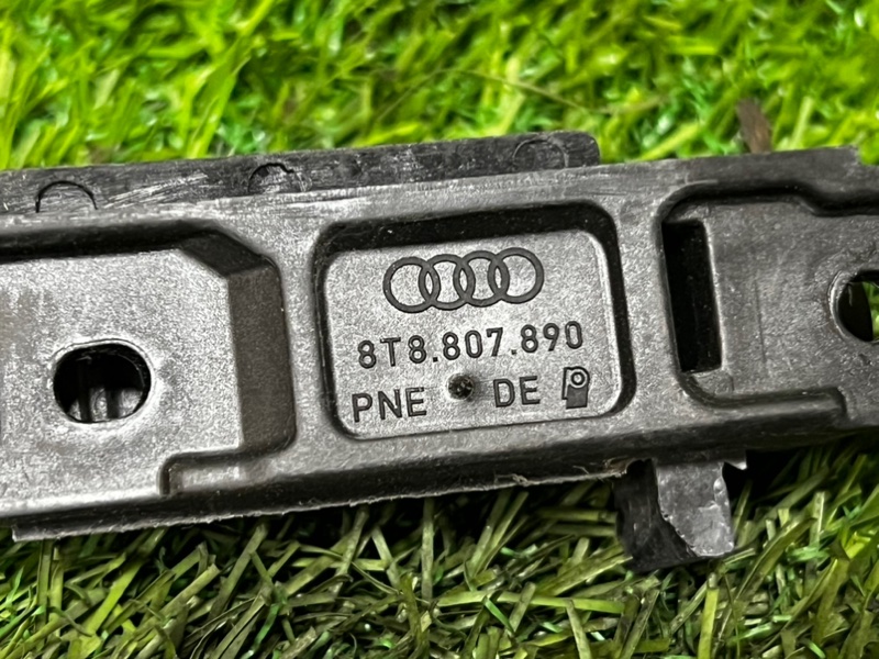 Кронштейн бампера AUDI A5 2010 8T5