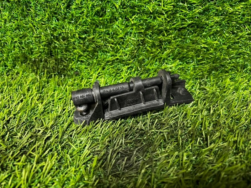 Кронштейн бампера AUDI A5 2010 8T5