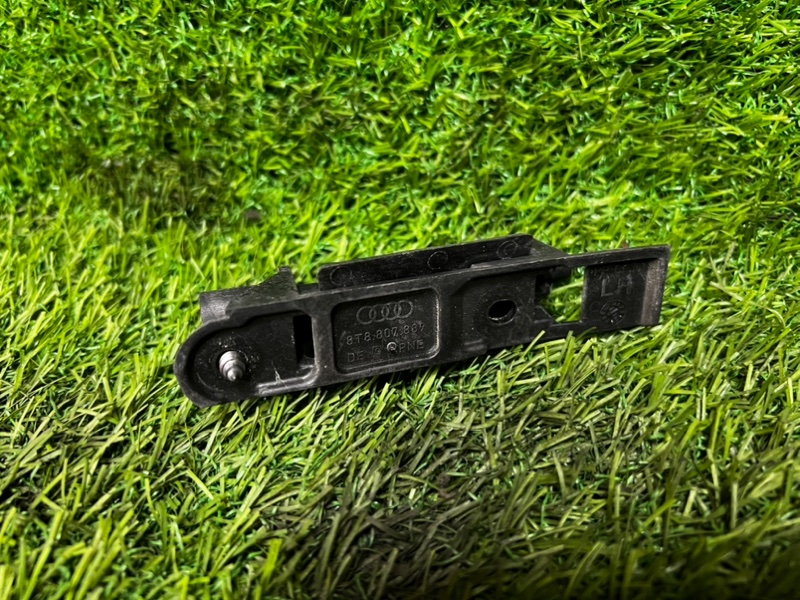 Кронштейн бампера AUDI A5 2010 8T5