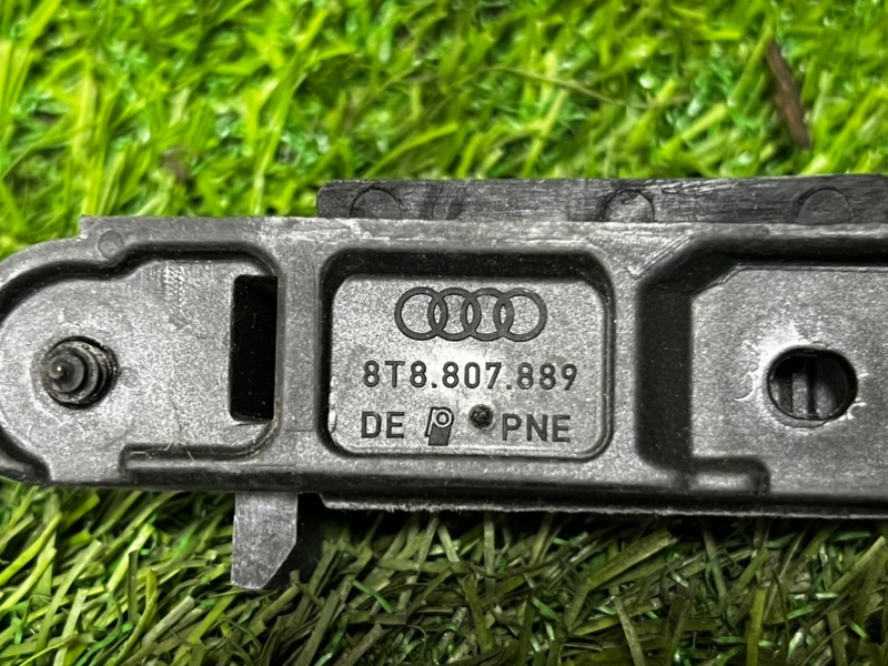 Кронштейн бампера AUDI A5 2010 8T5