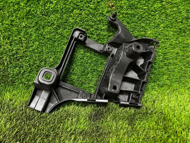 Кронштейн бампера AUDI A6 C7 AVANTE 2012 4G