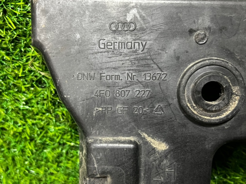 Кронштейн бампера AUDI A6 C6 2006 4F2