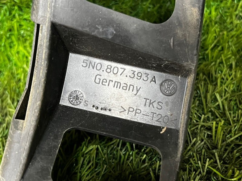 Кронштейн бампера VOLKSWAGEN TIGUAN 2009 5N1