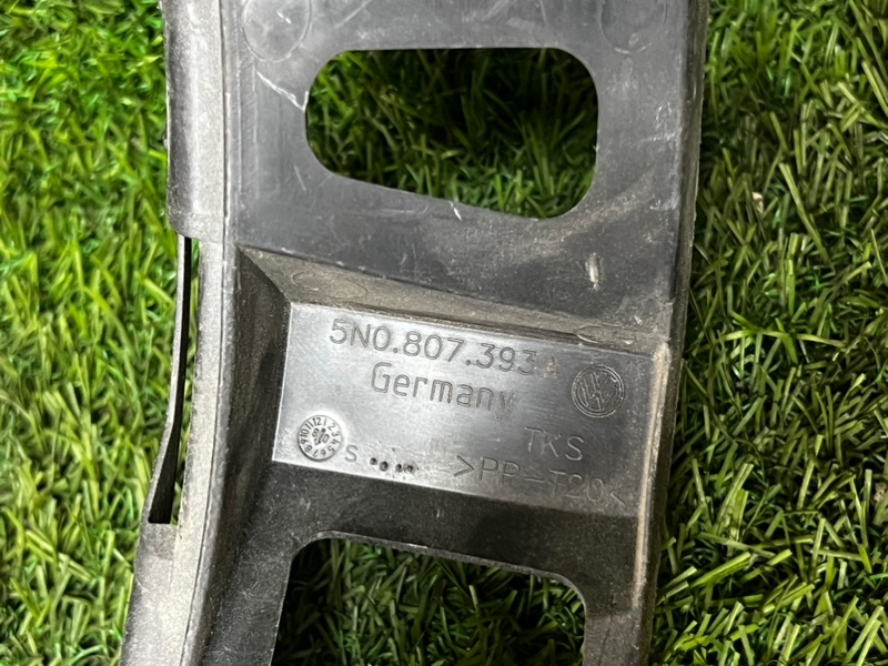 Кронштейн бампера VOLKSWAGEN TIGUAN 2008 5N1