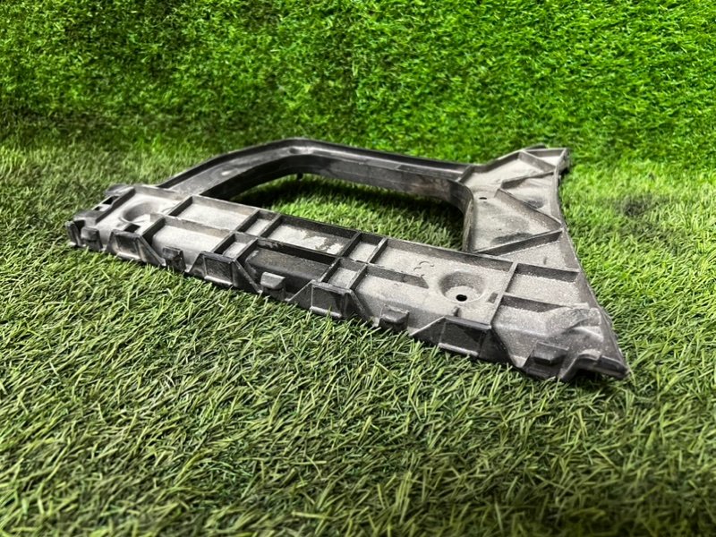 Кронштейн бампера AUDI A4 2013 B8